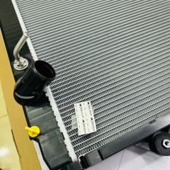 Két nước làm mát Toyota Land Cruiser URJ200, URJ202, GRJ200, UZJ200, VDJ200, VX, Lexus LX450d URJ200, URJ201, VDJ201. Đời 2007 - 2021. Hàng cao cấp bảo hành 6 tháng. Mã 1640050383