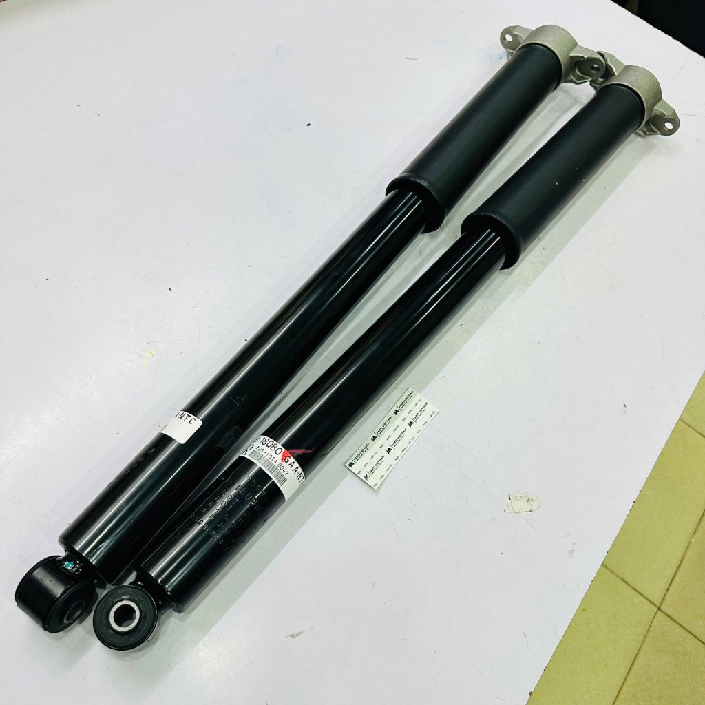 Giảm sóc sau Focus Thụt sau Focus 12-19. Hàng Showa thay 1 đôi bảo hành 12 tháng. Mã BV6118080EAE, BV6Z18125R, BV6118080EAD ( 1 cây )