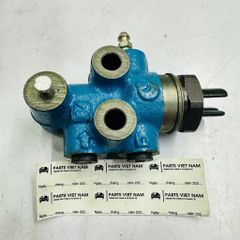 Van chia dầu phanh Toyota Hilux. Đời 2004 - 2015. Hàng xịn (không hộp). Mã 479100K020