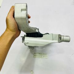 Chân đầu máy hay chân máy phải Mazda CX-5 KF. Động cơ 2.0 2.5. Đời 2017 - 2022. Hàng Changan. Mã K15639060