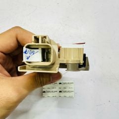 Tiết chế máy phát, IC bộ điều chỉnh điện áp Mazda 6, Ford Escape đời 2003 - 2006 . Hàng Mobiletron, 2 giắc điện động cơ 2.0L, 2.3L. Mã GY0118W70, A866X46572