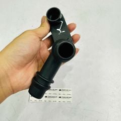 Chia nước bình nước phụ (Ống nối két nước) BMW 3-Series E46 (316i, 318i, 320i, 323i, 325i, 328i, 330i). Đời 1997 - 2007. Hàng Frey. Mã 17111707817