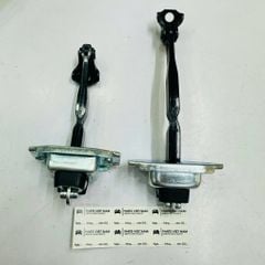 Hãm cửa sau Toyota Camry CE, XLE, Hybrid. Đời 2006 - 2011. Hàng chất lượng cao. Mã Trái 6864006030, Phải 686300603