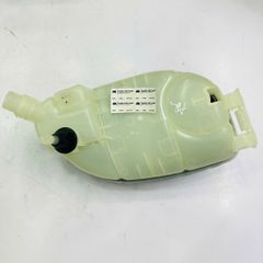 Bình nước phụ Mercedes W264, W176 CLA200, CLA250, GLA200, GLA250. Hàng Febi. Mã A2465000049