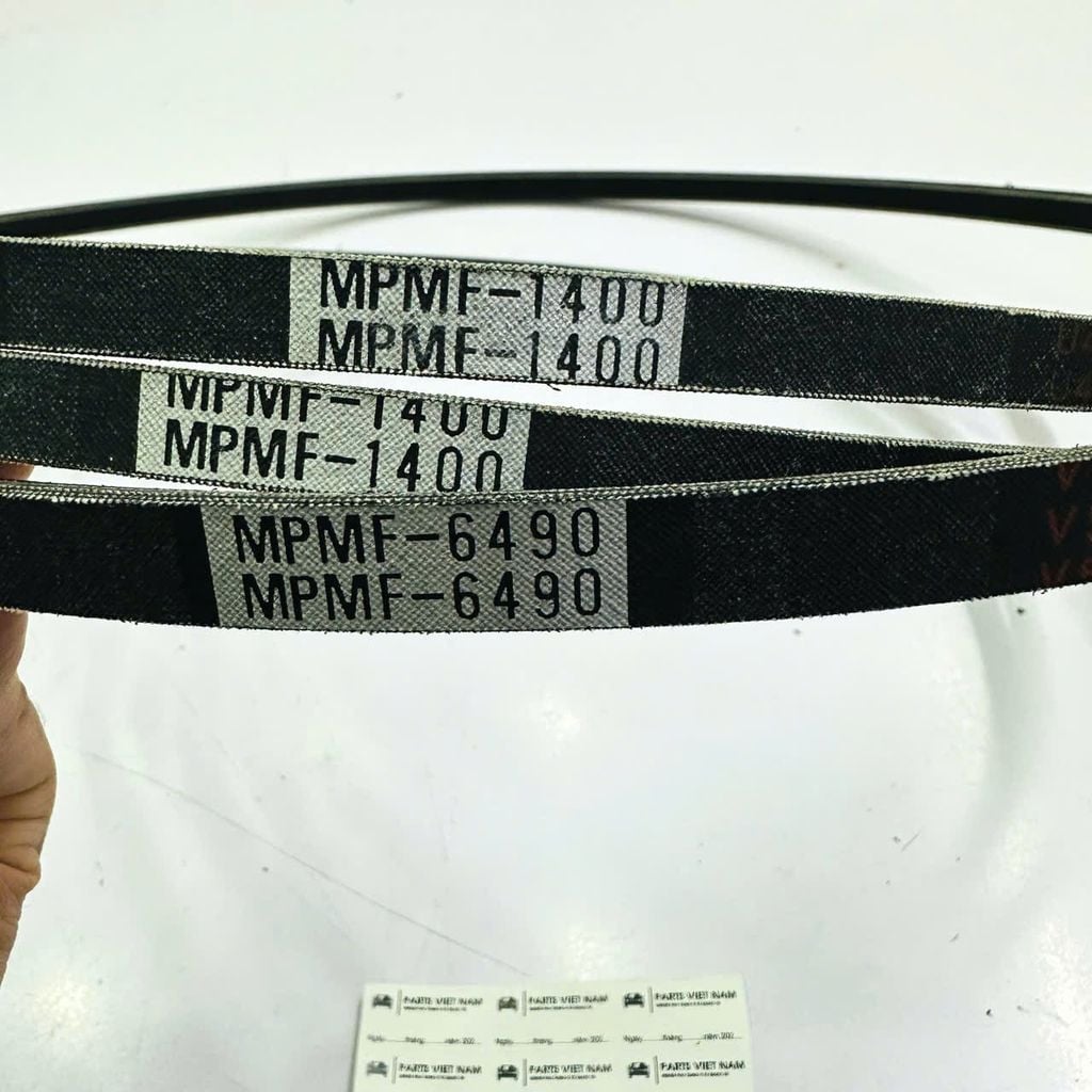 Bộ dây curoa 3 sợi Toyota Hilux, 4Runner (LN, YN), Land Cruiser 70 80 (FJ7, FZJ7, HZJ7), (FJ80, HDJ80, HZJ80, FZJ80). Đời 1983 - 2007. Hàng Mitsuboshi. Mã 9091602330, 9933211260