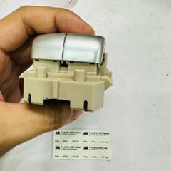 Công tắc cửa sau phải (Màu kem) Mercedes S-Class W222, V222, X222 (S400, S450, S500). Đời 2014 - 2020. Hàng chất lượng cao. Mã A2229052304