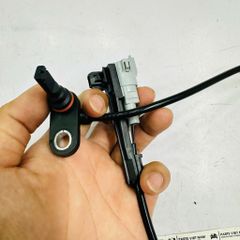 Cảm biến ABS sau (Trái/Phải) Toyota Fortuner ( GUN155, GUN165). Động cơ 1GRFE, 2TRFE. Đời 2015 - 2023. Hàng cao cấp. Mã Trái 895460K300, Phải 895450K300