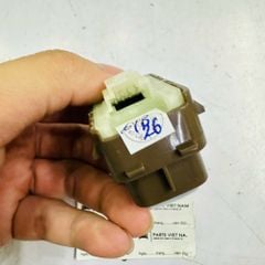 Công tắc mở cốp sau mầu nâu Mercedes W205 C200, C250, C300, C350, W213 E200, E250, E300, W222 S300, S400 đời 2014 - 2022. Hàng xịn không vỏ. Mã A2229051704, A2059051713