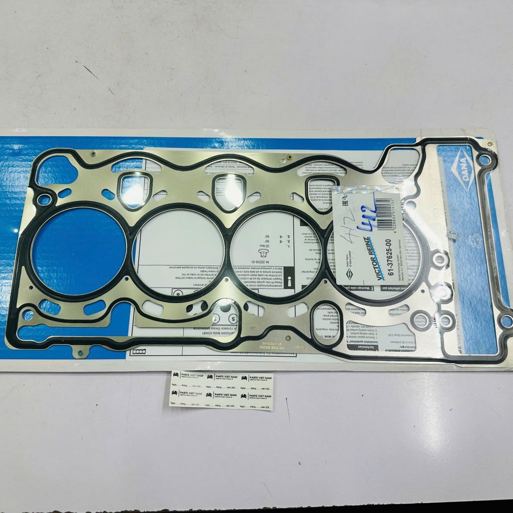Gioăng mặt máy (ron quy lát) BMW Series 1, 3, 5, (E90, E91, E92, E93), 318i, 320i, (E81, E82, E87, E88), 116i, 118i, 120i, (E60, E61), 520i, X1 (E84), X3 (E83), Z4 (E85). Động cơ N46. Đời 2004 - 2013. Hàng Victor Reinz (Đức). Mã 11127563412