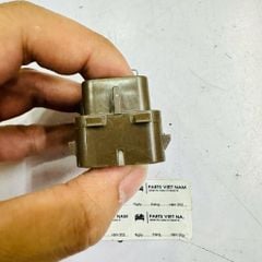 Công tắc mở cốp sau mầu nâu Mercedes W205 C200, C250, C300, C350, W213 E200, E250, E300, W222 S300, S400 đời 2014 - 2022. Hàng xịn không vỏ. Mã A2229051704, A2059051713