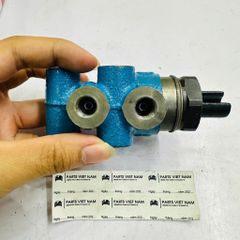 Van chia dầu phanh Toyota Hilux. Đời 2004 - 2015. Hàng xịn (không hộp). Mã 479100K020
