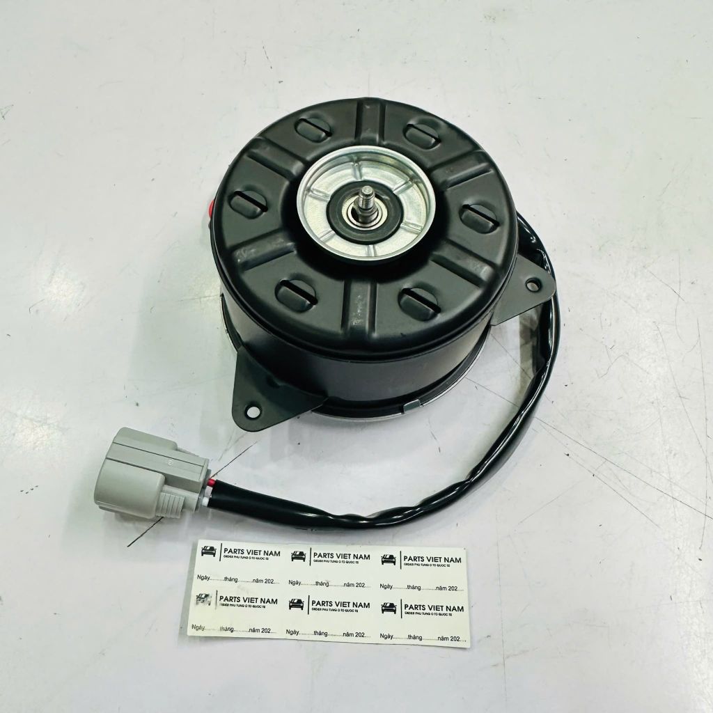 Mô tơ quạt két nước bên phải Lexus RX350, RX350L (GGL20, GGL25, GGL26). Động cơ 2GR. Đời 2015 - 2019. Hàng Denso Japan. Mã 1636331480