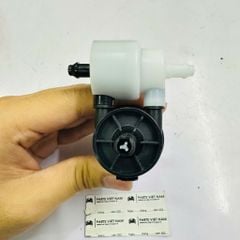 Bơm nước rửa kính Mercedes C-Class (W205) C200, C250, C300, E-Class (W213) E200, E250, E300, GLC (X253) GLC200, GLC250, GLC300, G-Class (W463) G500, G63 AMG. Đời 2014 - 2023. Hàng Febi Bilstein. Mã A205866000
