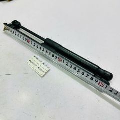 Ty chống nắp capo ( ca bô ) Hyundai Santafe . Đời 2012 - 2018. Hàng cao cấp. Mã 811612W000