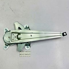 Compa lên xuống kính cửa sau phải Toyota Camry (XV50), Lexus (IS200t, IS250, IS300, IS350), GS (GS250, GS300, GS350, GS450h). Đời 2012 - 2020. Hàng China. Mã 6980333050
