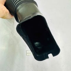 Ống hút gió (Ống dẫn khí nạp) BMW 5-Series (F11 Touring) 535i, 535i xDrive, 6-Series (F06, F12, F13) 640i, 640i xDrive, 7-Series (F01, F02, F03, F04) 740i, 740Li, 740i xDrive. Động cơ N55. Đời 2009 - 2018. Hàng Bmtsr. Mã 13717582310