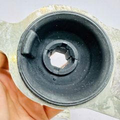 Cao su đuôi càng A trước trái, bệ đỡ càng A trước bên tài Audi Q3, Volkswagen Passat, Tiguan, CC, Sharan đời 2006 - 2018. Hàng OEM Faw Audi China. Mã 3C0199231F, 3C0199231E, 3C0199231D, 3C0199231B, 3C0199231A ( 1 cái )
