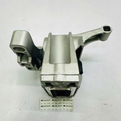 Chân đầu máy phải, cao su chân máy thủy lực Audi Q3, Volkswagen Tiguan đời 2009 - 2018. Hàng OEM động cơ 2.0 TSI TFSI. Mã 5N0199262K, 5N0199262G
