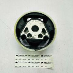 Cao su bệ đỡ máy quả số 3, giằng chân hộp số dưới Audi A3, TT, Volkswagen Golf, Jetta, Passat, Tiguan đời 2004 - 2015. Hàng OEM chất lượng cao, động cơ 1.8 2.0 TFSI TSI. Mã 1K0199867Q, 1K0199867A, 1K0199867B
