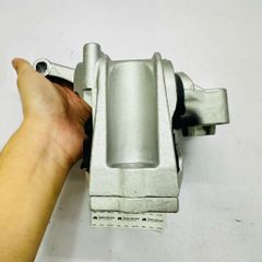Chân đầu máy phải, cao su chân máy thủy lực Audi Q3, Volkswagen Tiguan đời 2009 - 2018. Hàng OEM động cơ 2.0 TSI TFSI. Mã 5N0199262K, 5N0199262G