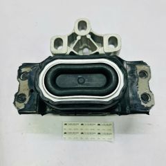 Chân hộp số trái, cao su chân số bên tài Audi Q3, TT, Volkswagen Golf MK5 đời 2004 - 2018. Hàng OEM chất lượng cao, động cơ 1.4 2.0 TFSI TDI. Mã 8J0199555K, 8J0199555L, 8J0199555D, 8J0199555A