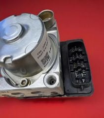 Cụm điều khiển phanh ABS Toyota Sienna đời 2004-2006.  Hàng tháo xe zin mới 90% đặt Mỹ 18 ngày. Mã 89541-08050, 44050-08030