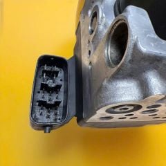 Cụm điều khiển phanh ABS Toyota Highlander đời 2001- 2003. Hàng tháo xe zin mới 90% đặt mỹ 18 ngày. Mã 44510-48020, 4451048020