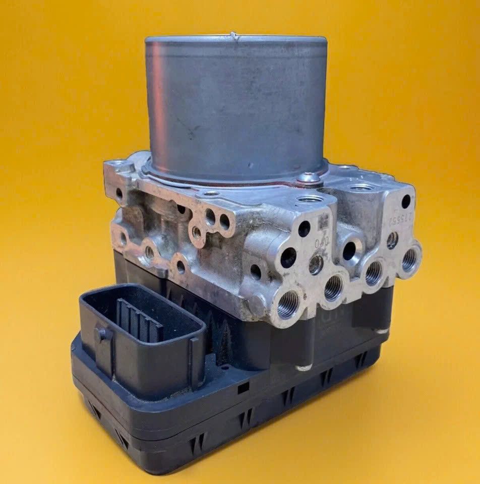 Cụm điều khiển phanh ABS Toyota Rav4 A/T 2.5 đời 2023. Hàng tháo xe zin mới 90% đặt mỹ 18 ngày. Mã 44540-42270