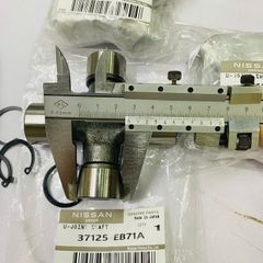 Bi chữ thập trục các đăng cầu sau Nissan Navra NP300 D23, D40 đời 2015 - 2022. Hàng Koyo thông số 27*92. Mã 37125EB71A, 37125-EB71A ( 1 vòng )