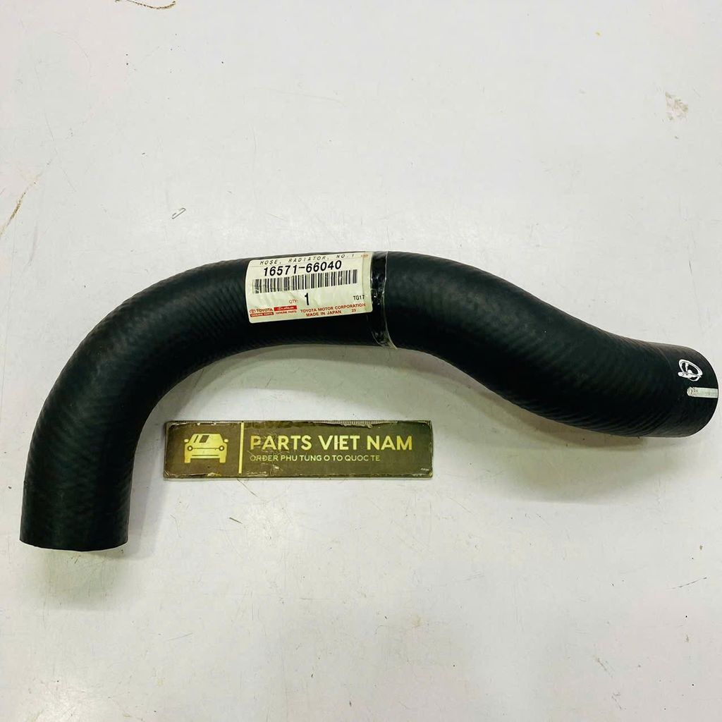 Ống nước trên két nước Land Cruiser FZJ100, FZJ105 máy 1FZ đời 1998 - 2007. Hàng xịn. Mã 16571-66040, 1657166040