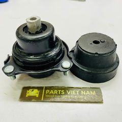 Cao su chân hộp số hay chân máy sau Toyota Lexus GS300, GS350, GS460 máy 2GD xe 2 cầu đời 2005 - 2011. Hàng cao cấp đặt hàng 4 - 6 ngày. Mã 12371-31081, 1237131081