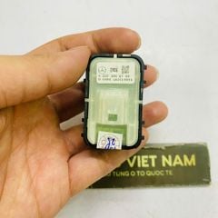 Công tắc mở cốp sau Mercedes W205 C200, C250, C300, C350, W213 E200, E250, E300, W222 S300, S400 đời 2014 - 2022. Hàng xịn không vỏ. Mã A2229051704, A2059051713