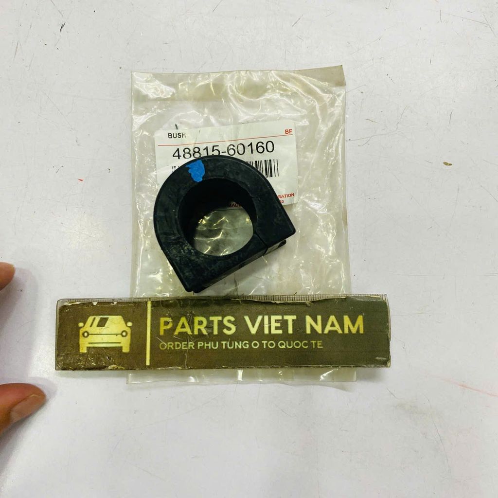 Cao su ốp cân bằng sau Toyota Land Cruiser FZJ 100, FZJ 105 đời 1998 - 2007. Hàng cao cấp . Mã 48815-60150,  4881560150