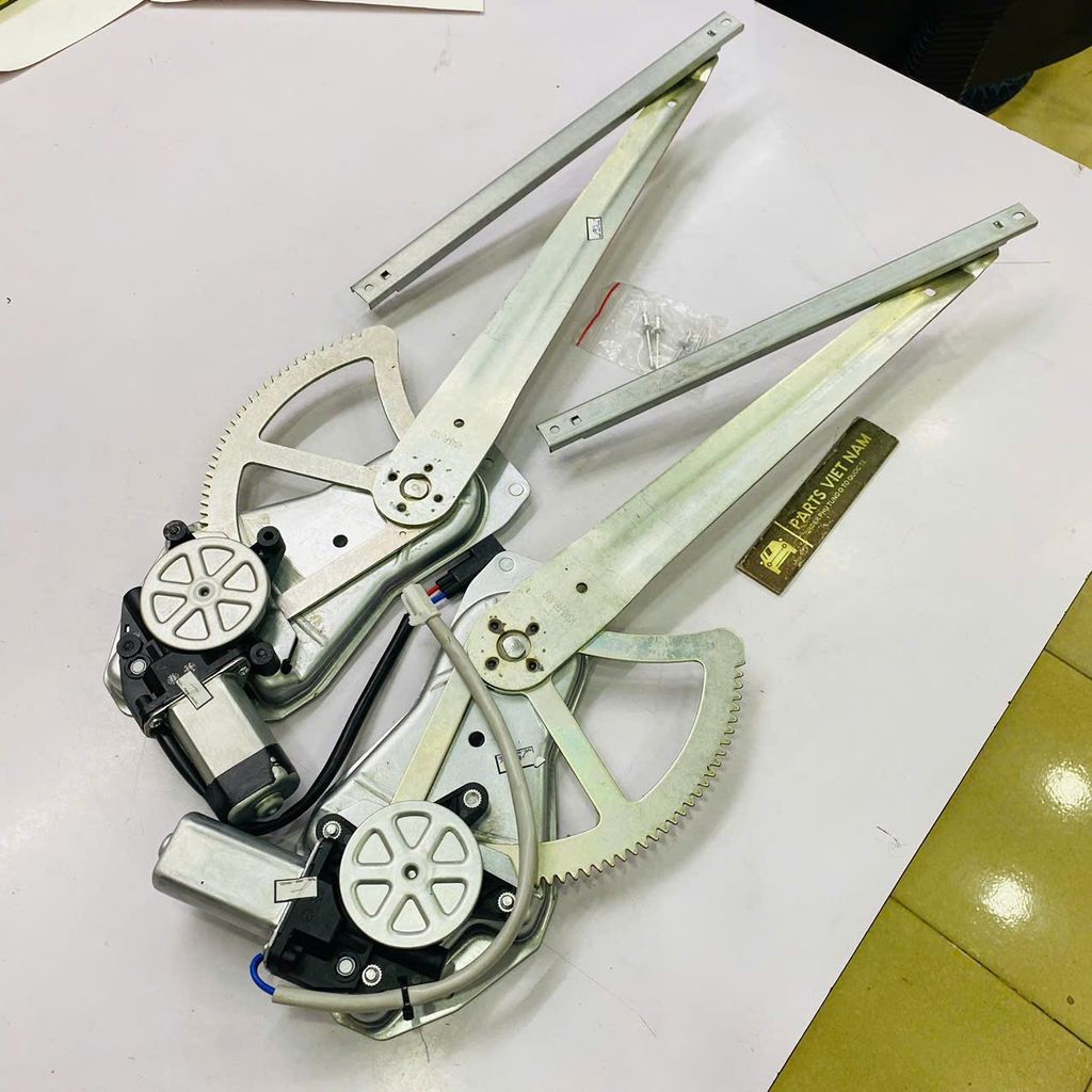 Compa lên xuống kính cửa trước liền mô tơ trái và phải Ford Transit đời 2006 - 2018. Hàng cao cấp. Mã 7C19V23200AB ( 1 cái )