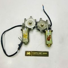 Mô tơ lên xuống kính cửa trước trái và phải  Infiniti FX35, FX45, G35 đời 2002 - 2010. Hàng xịn tháo xe. Mã 80730AL501 RH, 80731AL511 LH ( 1 cái )