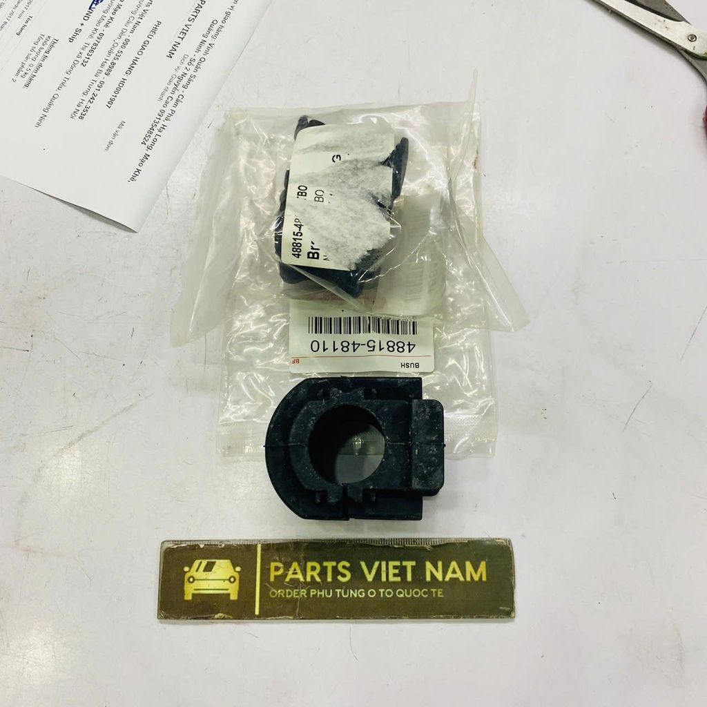 Cao su ốp cân bằng trước Lexus RX200t, RX300, RX350, RX450h đời 2015 - 2025. Hàng cao cấp. Mã 48815-48110, 4881548110, 488150E040, 48815-0E040 ( 1 quả )