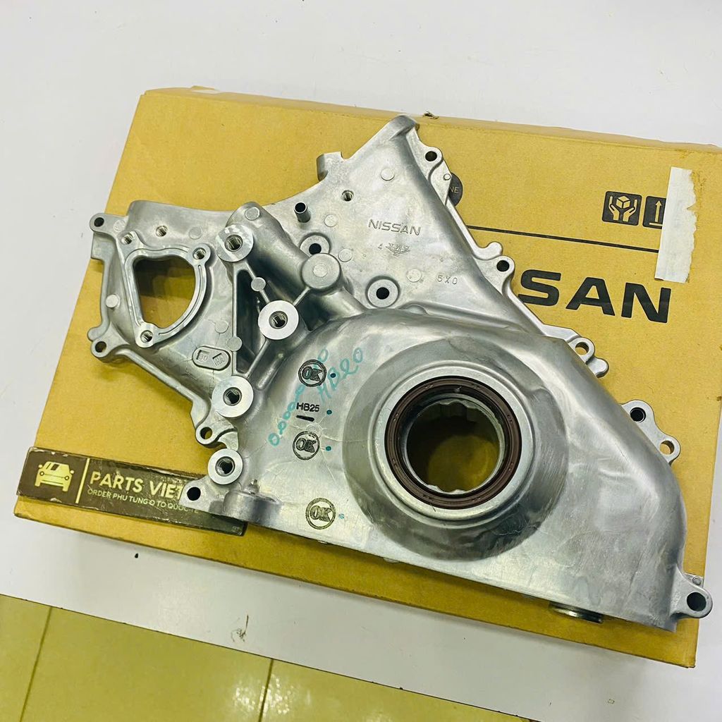 Bơm dầu hay bơm nhớt động cơ Nissan Navara NP300 động cơ YD25 đời 2015 - 2020. Hàng xịn. Mã 150105X00A, 150105X00C, 15010EB301, 15010EB30A, 15010EB70A