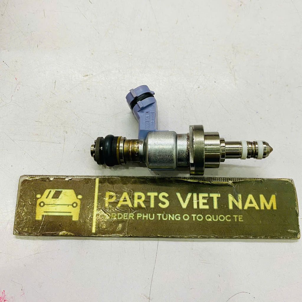 Kim phun xăng Lexus GS300, GS350, GS460, LS460, LS600h động cơ 1UR, 2UR đời 2005 - 2012. Hàng xịn tân trang mới 90% bảo hành 1 tháng. Mã 2325031030, 2320938030, 2320939155