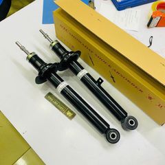 Giảm xóc trước hay phuộc nhún trước Lexus IS 250, IS 300h, IS 200, IS 250 đời 2005 - 2015. Hàng Showa Japan, thay 1 đôi bảo hành 6 tháng. Mã 48510-80492, 4851080492 RH, 48520-59585, 4852059585 LH ( 1 cây )