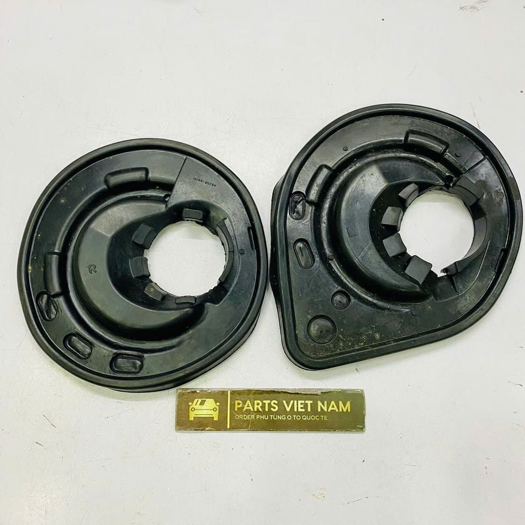 Cao su đệm lò xo giảm xóc sau hay phuộc nhún sau Toyota Camry 2.0 ACV41, 2.4 ACV40 đời 2006 - 2015. Hàng POS thái. Mã 48258-06110, 48258-06120, 4825806110 RH, 4825806120 LH ( 1 cái )