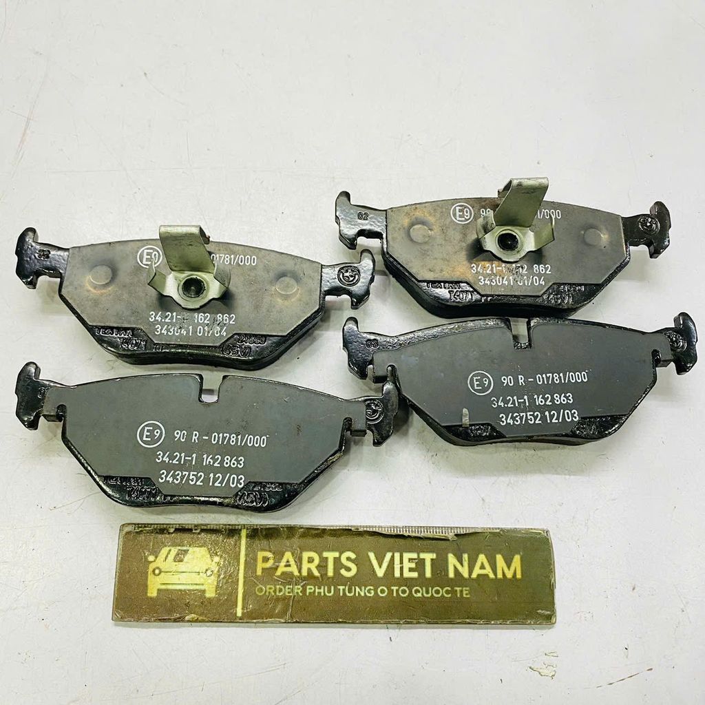 Má phanh sau hay bố thắng sau BMW E36, E46 318, 320, 323, 325, 328 i và đời 2000 - 2006. Hàng cao cấp. Mã 34216778168