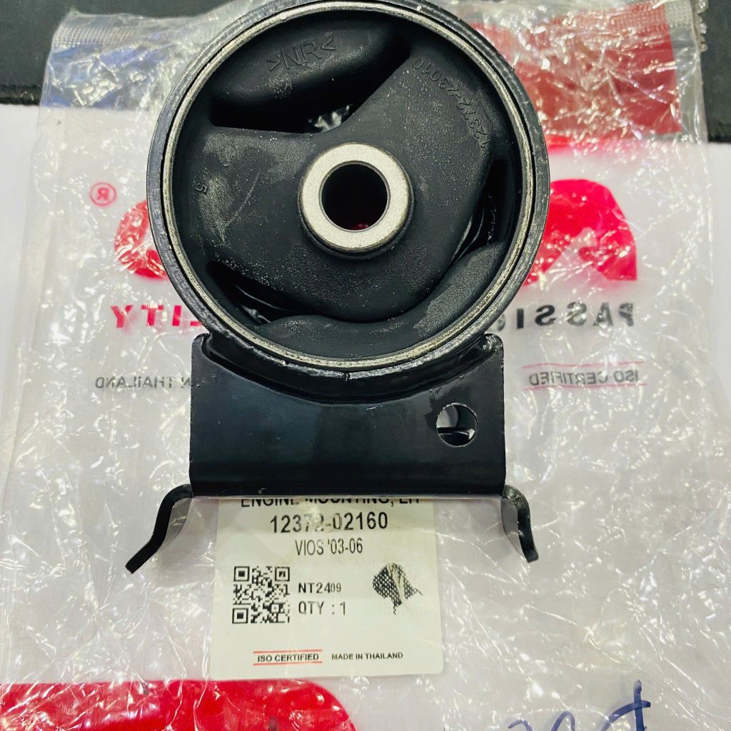 Cao su chân hộp số Toyota Vios đời 2003 - 2008. Hàng Nistro Thái Lan. Mã 12372-02160, 1237202160