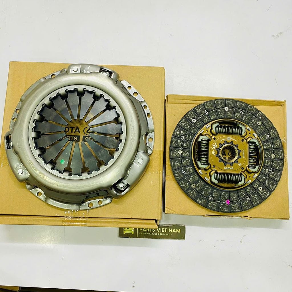 Bộ lá côn bàn ép hay đĩa ly hợp Toyota Innova máy 1TR đời từ 2006 -2021. Hàng Xịn Toyota Indo. Mã 312100K300, 312100K101, 312500K080