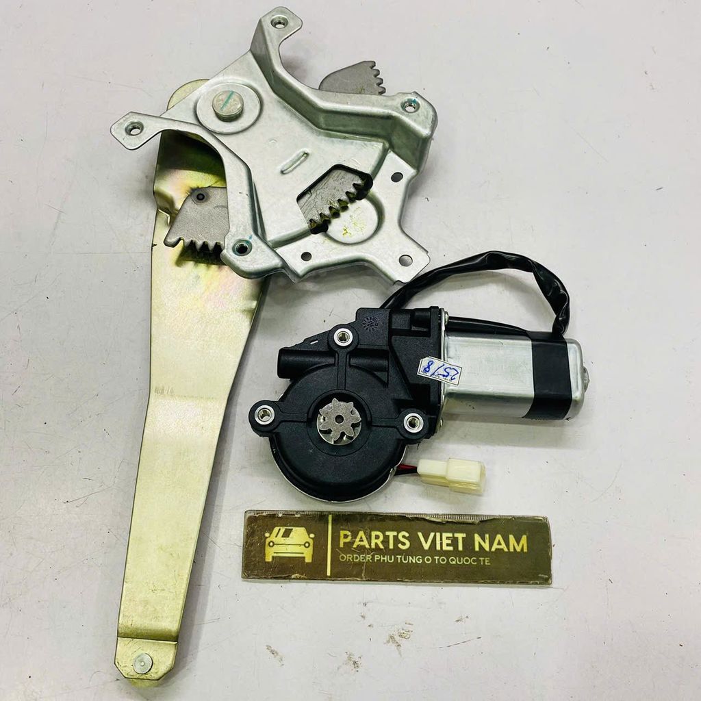 Compa liền mô tơ nâng hạ kính cửa sau Ford Ranger, Everest trái và phải đời 2005 - 2014. Hàng OEM Thái Lan. Mã UR65-73590-A, UR65-72590-A, UH86-73-590, UH86-72-590