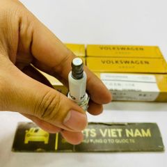 Bugi Iridium Audi A6, A8, Q7, Porsche Cayenne, Volkswagen Touareg, Passat CC (3.0 TFSI / 3.6 FSI). Đời 2008 - 2018. Hàng Volkswagen OEM. Mã 101905622A ( 1 cái )