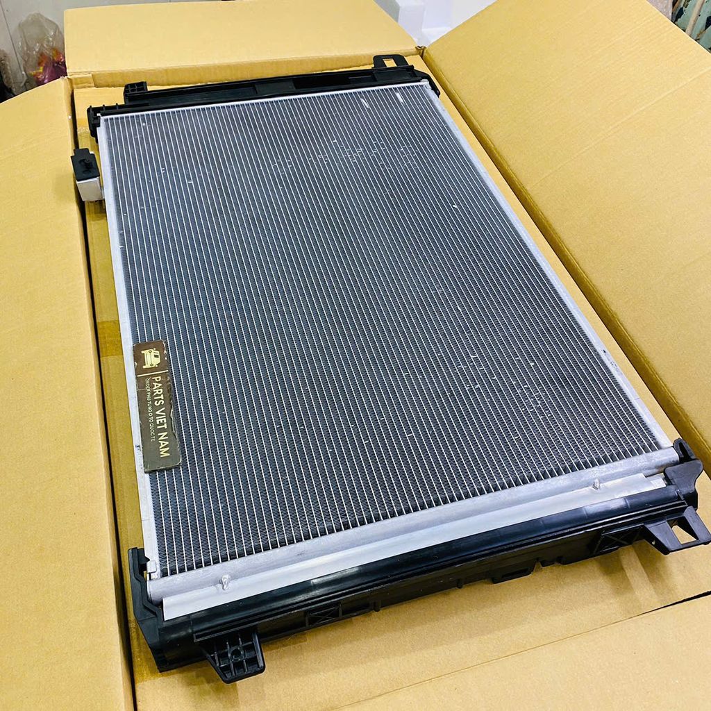 Dàn nóng điều hòa, giàn nóng máy lạnh phía trước Mercedes C-Class C200, C300 W204, E-Class E200 E300 W212, GLK-Class GLK 200 300 X204, E-Coupe C207, SLK R172 đời 2007 - 2017. Hàng OEM Paco Thái. Mã A2045000254, A2045000154, A2045000654