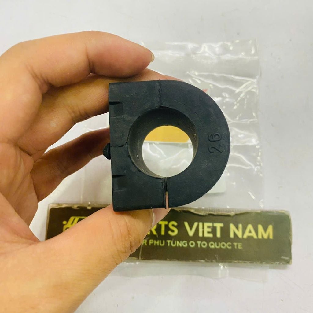 Cao su ốp thanh cân bằng trước Lexus RX 350, RX 450h, Toyota Highlander. Đời 2007 - 2019. Hàng OEM. Mã 48815-48070, 4881548070