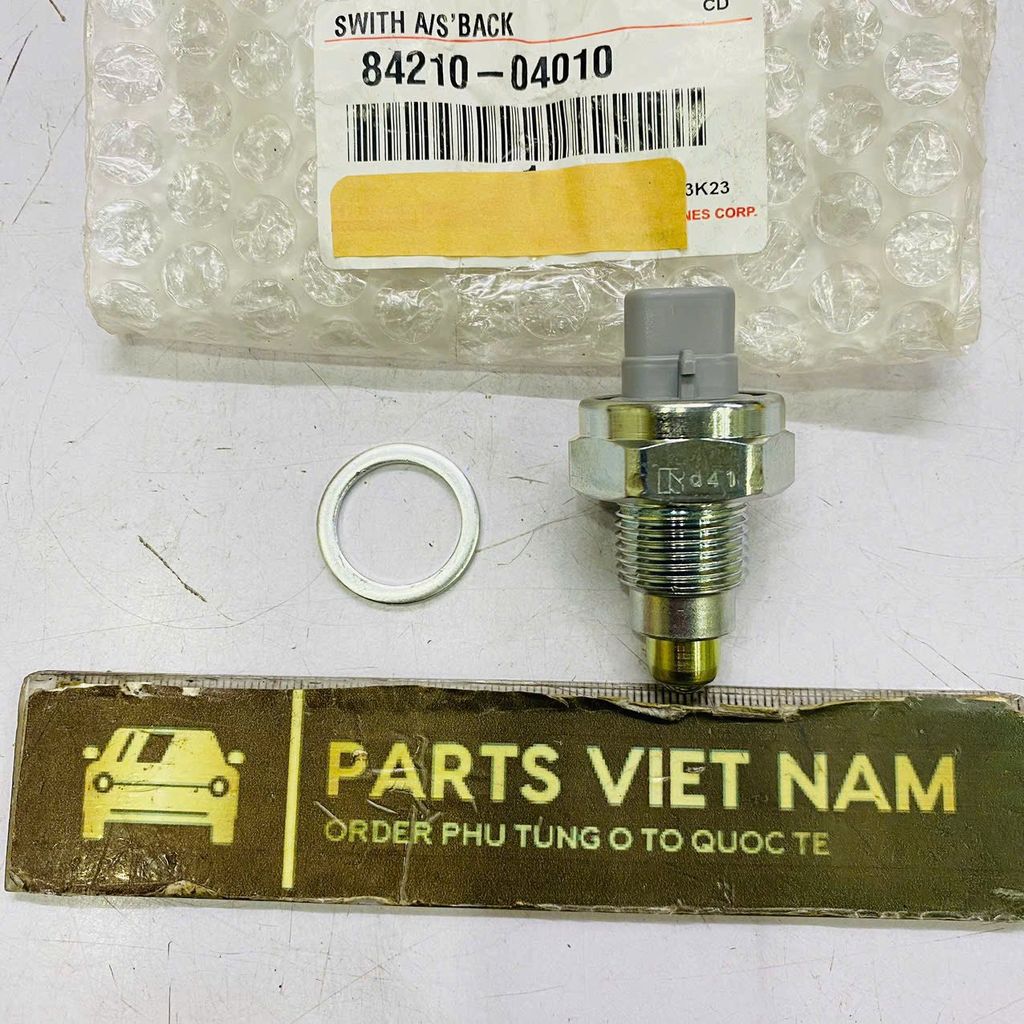 Công tắc đèn lùi (báo lùi hoặc số lùi) Toyota Corolla 4A, Camry 3S, 5S, Hilux, 4Runner, Tundra, FJ Cruiser, Innova, Fortuner, Hilux, Haice đời 1997 - 2016. Hàng OEM. Mã 84210-04010, 8421004010