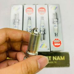 Bugi Land Rover Range Rover Evoque, Discovery Sport, Freelander 2 (LR2) 2.0L. Đời 2012 - 2017. Hàng OEM NGK. Mã LR025605, CYFS12YPC, ILTR6G8G ( 1 cái )