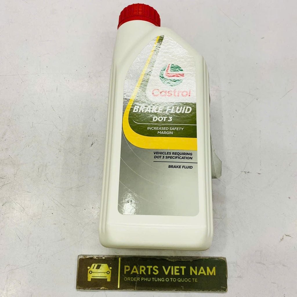 Dầu phanh Castrol Brake Fluid DOT 3 (1 Lít). Tiêu chuẩn SAE J1703, FMVSS 116. Dùng cho nhiều dòng xe ô tô, xe tải. Hàng chính hãng Castrol Việt Nam